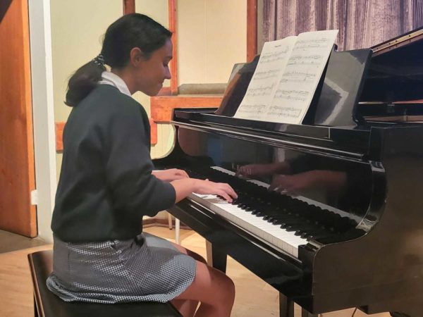 Natasha Lucas gr11 piano gala concert